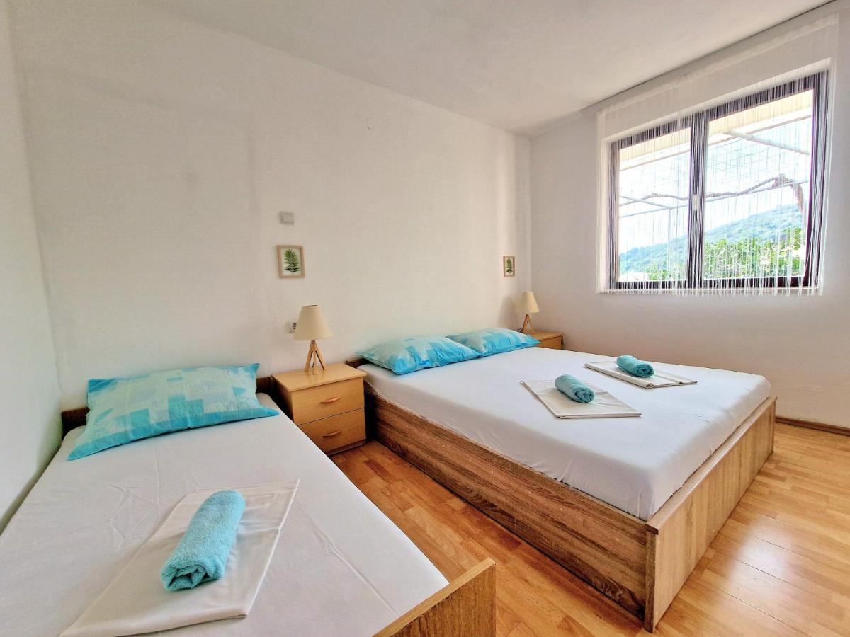 Apartments By The Sea Podaca, Makarska - 6874 Екстериор снимка